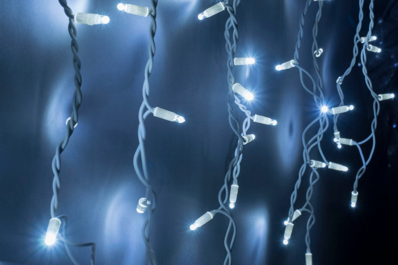 Гирлянда Айсикл 4,8х0,6 м, МЕРЦАЮЩАЯ, белый провод КАУЧУК, свечение белое мерцание белое