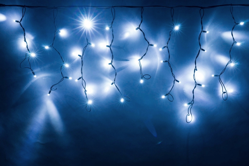 Гирлянда Айсикл 4,8х0,6 м, МЕРЦАЮЩАЯ, черный провод КАУЧУК, свечение белое мерцание белое