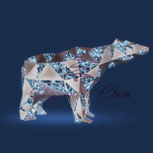 Полигональный серебристый медведь