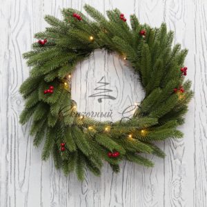 Еловый венок с ягодами и гирляндой NEON-NIGHT Ø 45 см,  20 LED,  2 х АА,  литой,  теплое белое свечение