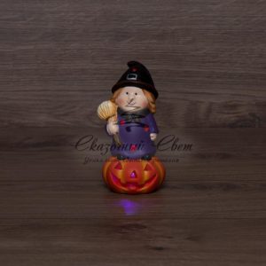 Керамическая фигурка «Ведьма на тыкве» 8х8х14.8 см