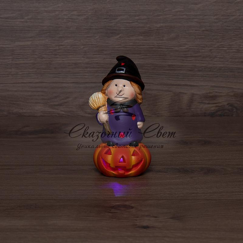 Керамическая фигурка «Ведьма на тыкве» 8х8х14.8 см